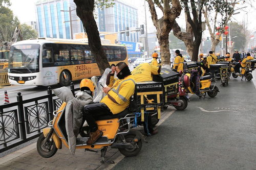 车轮上的新春 外卖骑手的春节坚守与温情传递